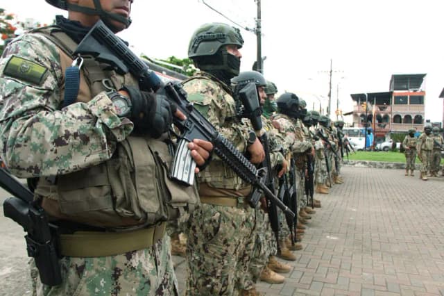 Cinco fallecidos y cinco heridos deja un ataque armado en una zona residencial de Ecuador
