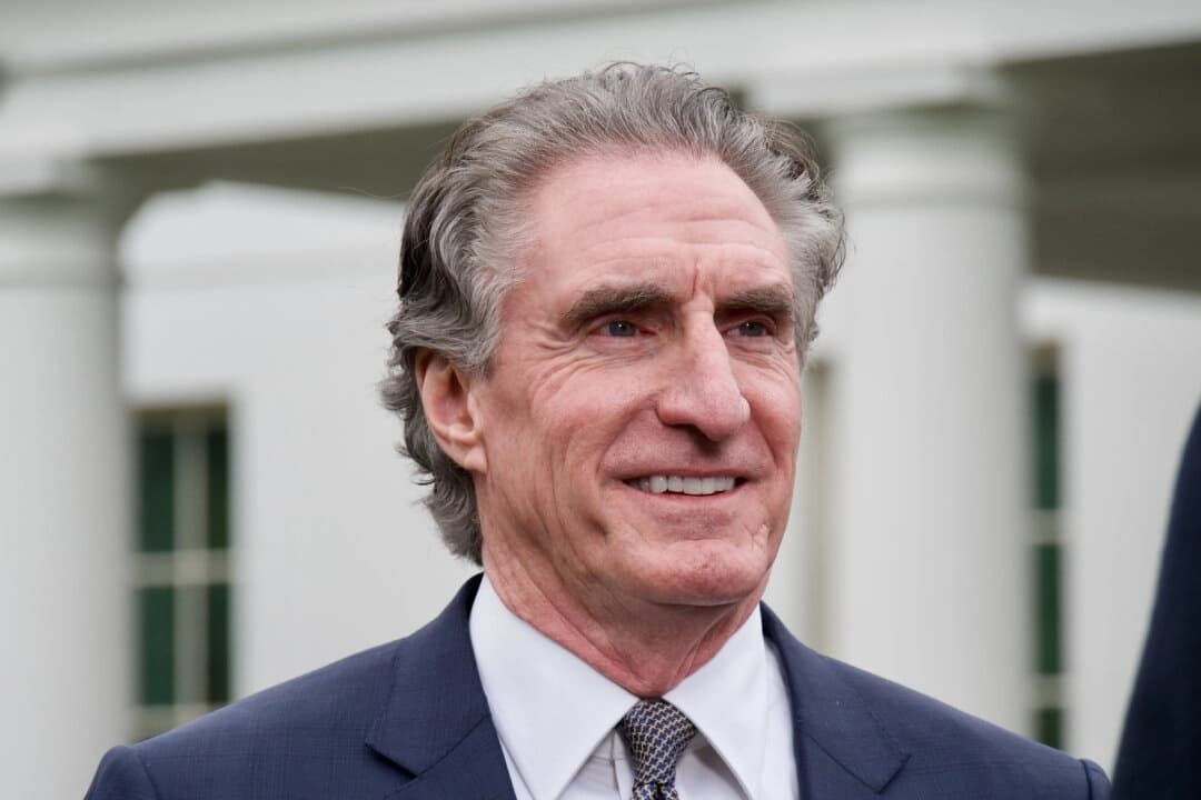 Secretario del Interior otorga amplios poderes a funcionario del DOGE para reestructurar la agencia