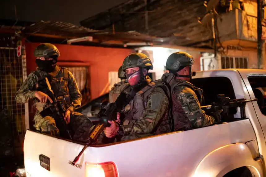 Detienen a 41 personas por incumplir el toque de queda en Ecuador