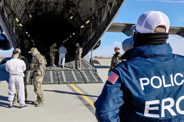 Juez limita capacidad de Administración Trump para deportar inmigrantes ilegales retenidos en Guantánamo