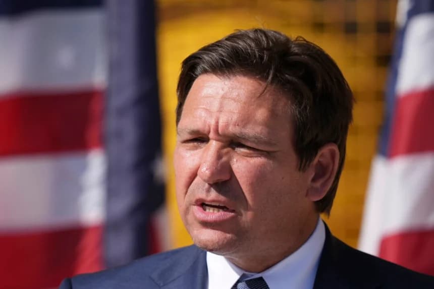 El gobernador de Florida, Ron DeSantis, en Miami el 5 de febrero de 2025. (Foto de Rebecca Blackwell/AP)