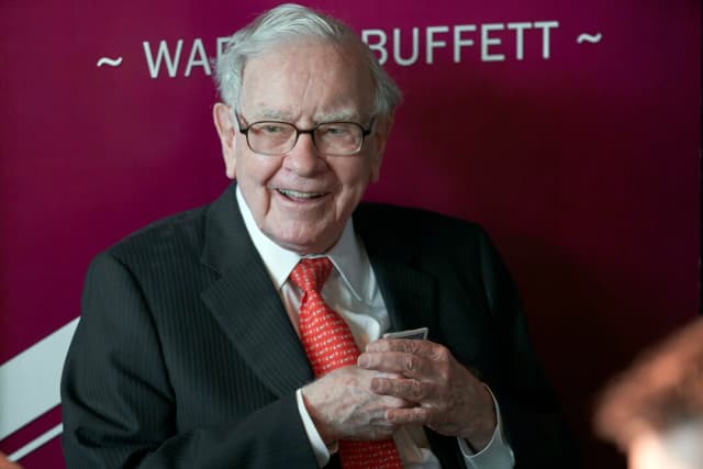 Buffett afirma que la reciente volatilidad del mercado "no es nada" e insta a los inversores a mantener la calma