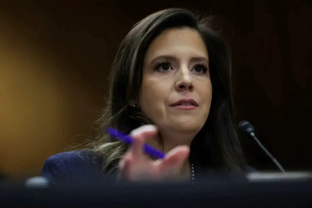 La representante estadounidense Elise Stefanik (R-N.Y.), entonces candidata del presidente Donald Trump para embajadora de Estados Unidos ante las Naciones Unidas, testifica ante una audiencia de confirmación del Comité de Relaciones Exteriores del Senado en el Capitolio, en Washington, el 21 de enero de 2025. (Reuters/Evelyn Hockstein/Foto de archivo)
