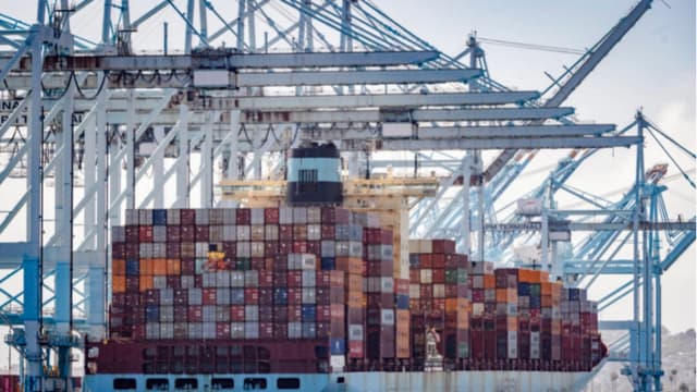 Déficit comercial de EE. UU. alcanza récord en marzo por importaciones previas a aranceles