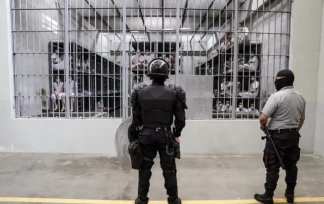 Jueza rechaza solicitud de Trump para bloquear regreso de presunto pandillero venezolano deportado