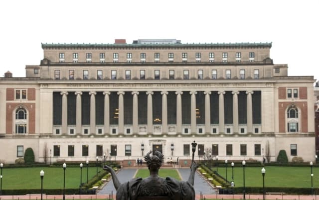 Universidad de Columbia despide a casi 180 empleados tras revocación de subvenciones federales