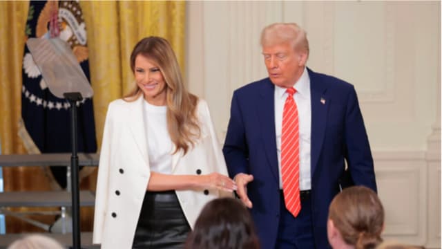 Trump rinde homenaje a madres militares por el Día de la Madre en la Casa Blanca