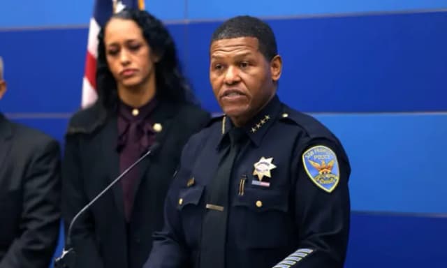 El jefe de policía de San Francisco, William Scott, habla con la prensa en San Francisco, el 28 de octubre de 2022. (Justin Sullivan/Getty Images)