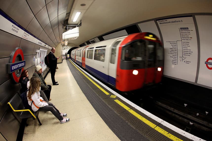 Apagón en Londres provoca cierre de varias líneas de metro