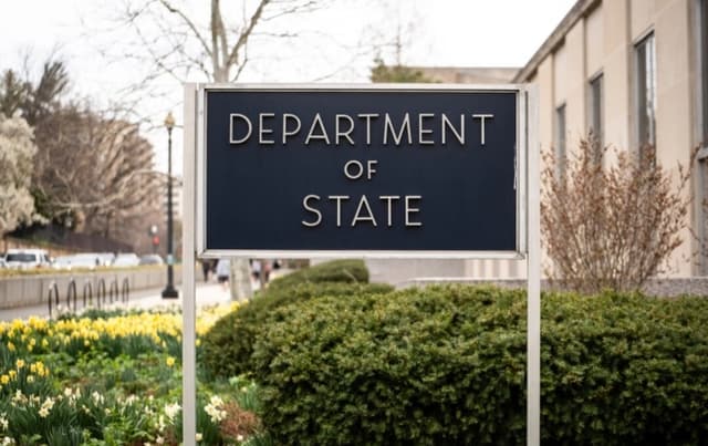 Estados Unidos sanciona entidades que venden petróleo iraní a China