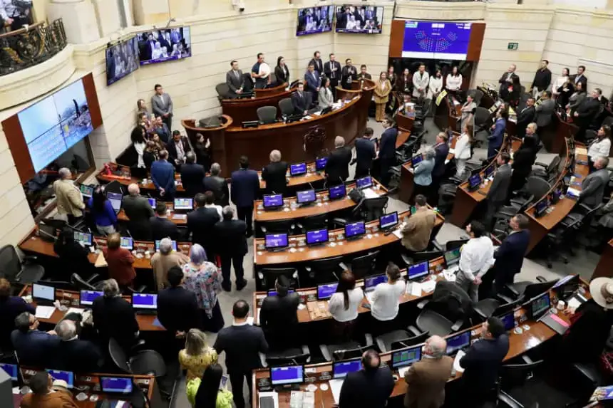 Senado colombiano denegó el 14 de mayo de 2025 la realización de la consulta popular con la que el gobierno del presidente Gustavo Petro buscaba tramitar la reforma laboral, luego de que esta iniciativa se hundiera en marzo pasado en una comisión de esa misma corporación legislativa. EFE/ Carlos Ortega