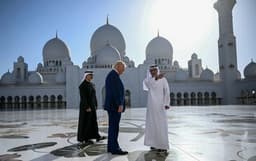 Trump anuncia acuerdos por valor de 200,000 millones de dólares con los Emiratos Árabes Unidos