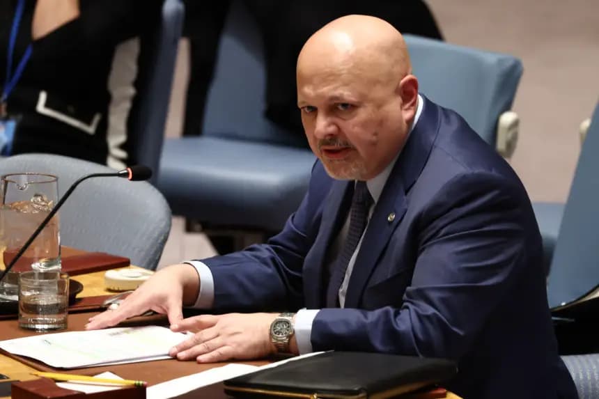 El fiscal de la Corte Penal Internacional (CPI), Karim Khan, asiste a una reunión del Consejo de Seguridad de las Naciones Unidas sobre Sudán y Sudán del Sur en la sede de las Naciones Unidas el 27 de enero de 2025 en la ciudad de Nueva York. (Michael M. Santiago/Getty Images)