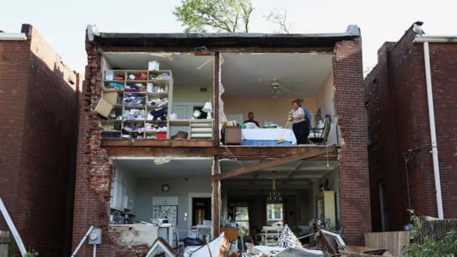 Tormentas mortales arrasan Kentucky y Misuri, dejando al menos 23 muertos y decenas de heridos