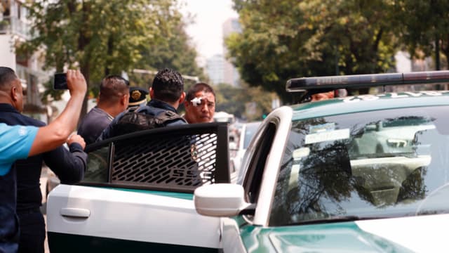 Interrumpen fiesta clandestina con casi 800 menores en Ciudad de México