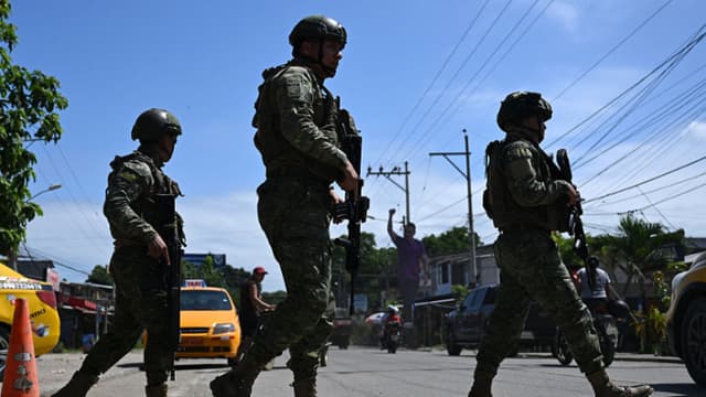 Ecuador detiene a 4 colombianos con combustible artesanal en zona fronteriza