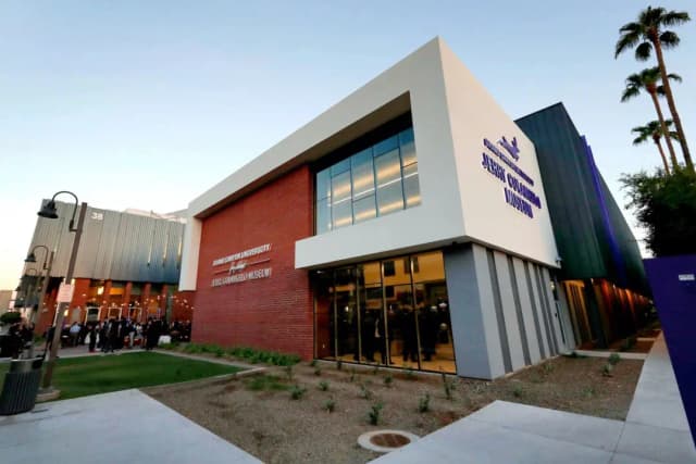 Departamento de Educación revoca multa de USD 37.7 millones impuesta a universidad cristiana