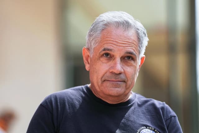 Fiscal de distrito progresista de Filadelfia, Larry Krasner, gana la reelección