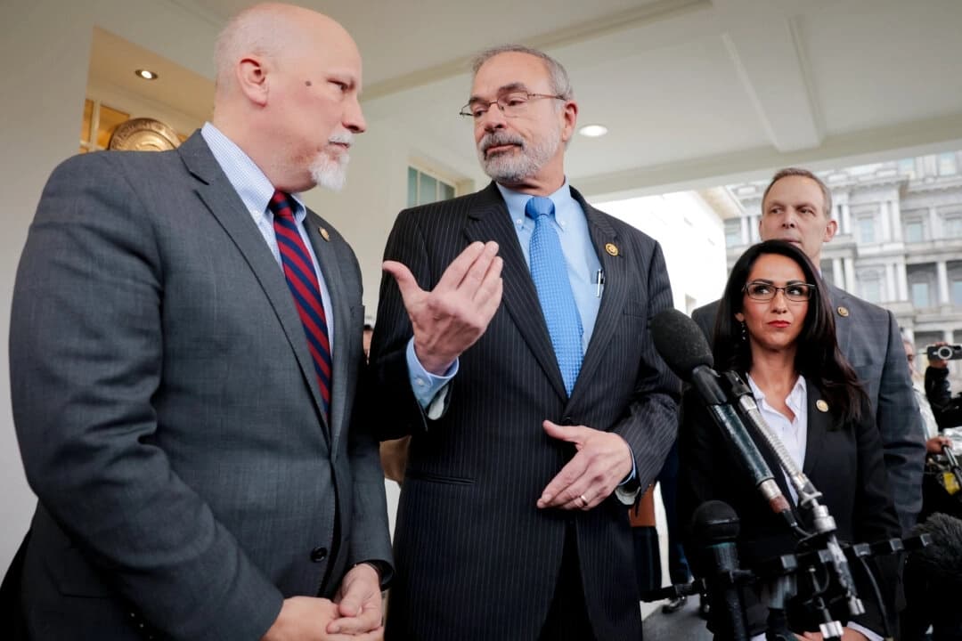 Miembros del Caucus de la Libertad se reunirán con Trump para alcanzar acuerdo sobre megaproyecto de ley