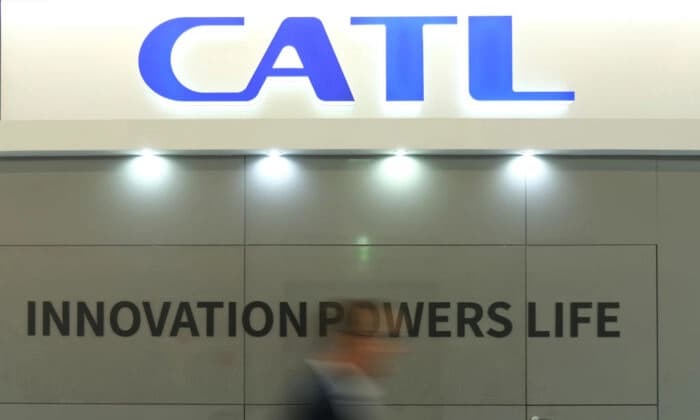 La exposición de CATL, fabricante chino de baterías eléctricas, en el Salón Internacional del Automóvil de Fráncfort (IAA) 2019, celebrado en Fráncfort del Meno, Alemania, el 11 de septiembre de 2019. (Sean Gallup/Getty Images)