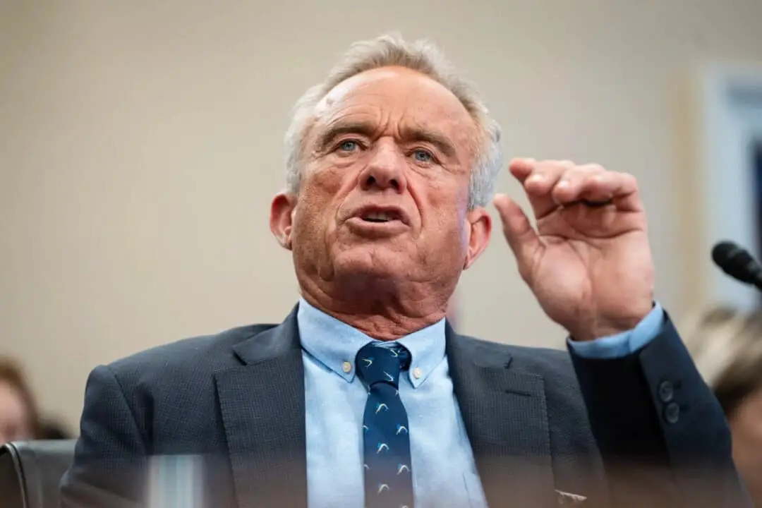 El secretario de Salud, Robert F. Kennedy Jr., testifica en el Capitolio el 14 de mayo de 2025. (Madalina Vasiliu/The Epoch Times).