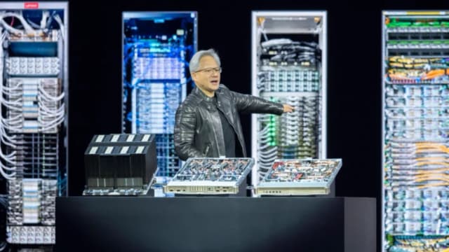 EE. UU. mantendrá límites a chips hacia China pese a cambios en su estrategia de IA