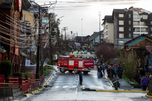 Tornado deja 19 heridos y 5000 personas sin luz en Chile