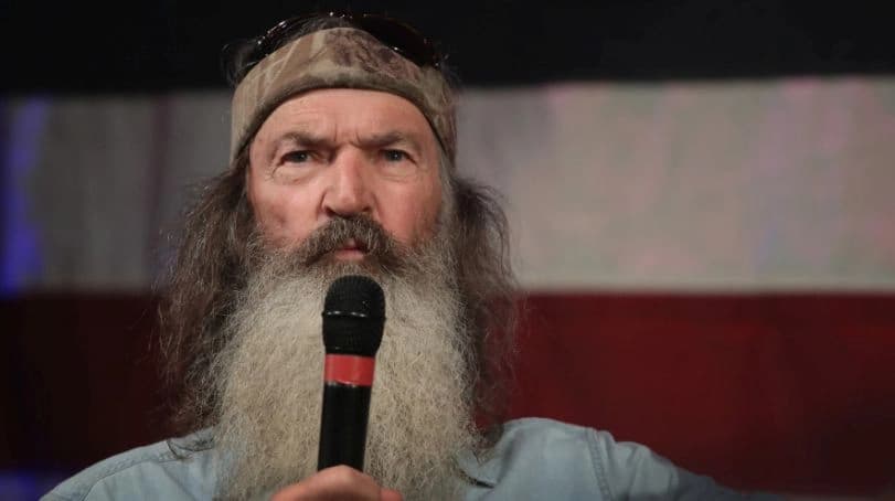 Phil Robertson habla en un acto de campaña del candidato republicano al Senado de los Estados Unidos en Fairhope, Alabama, el 25 de septiembre de 2017. (Scott Olson/Getty Images)