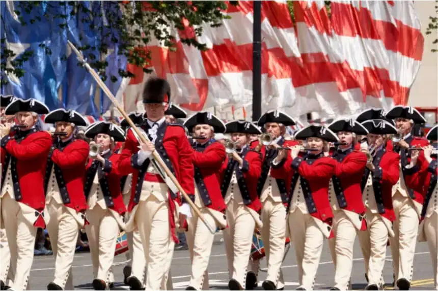 El 20.º desfile anual del Día Nacional de los Caídos tuvo lugar en Constitution Avenue en Washington el 26 de mayo de 2025. (Travis Gillmore/The Epoch Times)