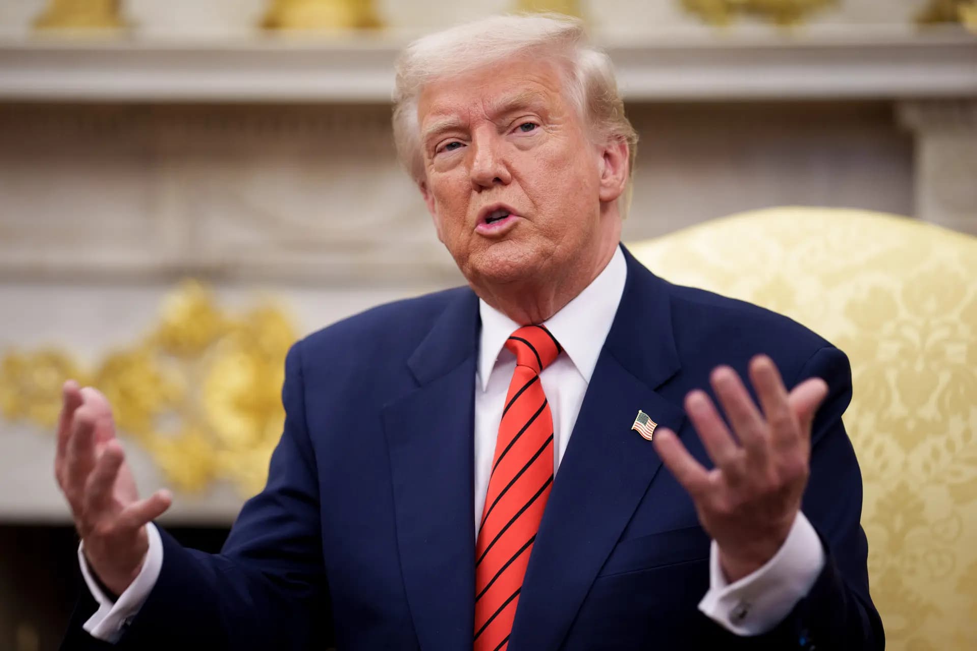 El presidente Donald Trump habla durante una reunión con el secretario general de la OTAN, Mark Rutte, en el Despacho Oval de la Casa Blanca, en Washington, DC, el 13 de marzo de 2025. (Andrew Harnik/Getty Images).