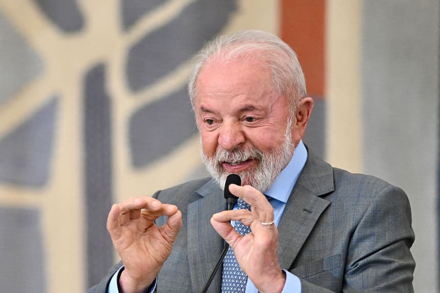 El presidente brasileño, Luiz Inácio Lula da Silva, gesticula mientras habla durante una reunión con ministros de agricultura africanos en el marco del II Diálogo Brasil-África sobre Seguridad Alimentaria, en el Palacio de Itamaraty, Brasilia, el 19 de mayo de 2025. (Evaristo Sa/AFP vía Getty Images)