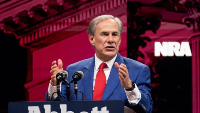 Gobernador de Texas firma ley contra acoso y coacción por parte de agentes de gobiernos extranjeros