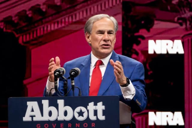 Gobernador de Texas firma ley contra acoso y coacción por parte de agentes de gobiernos extranjeros