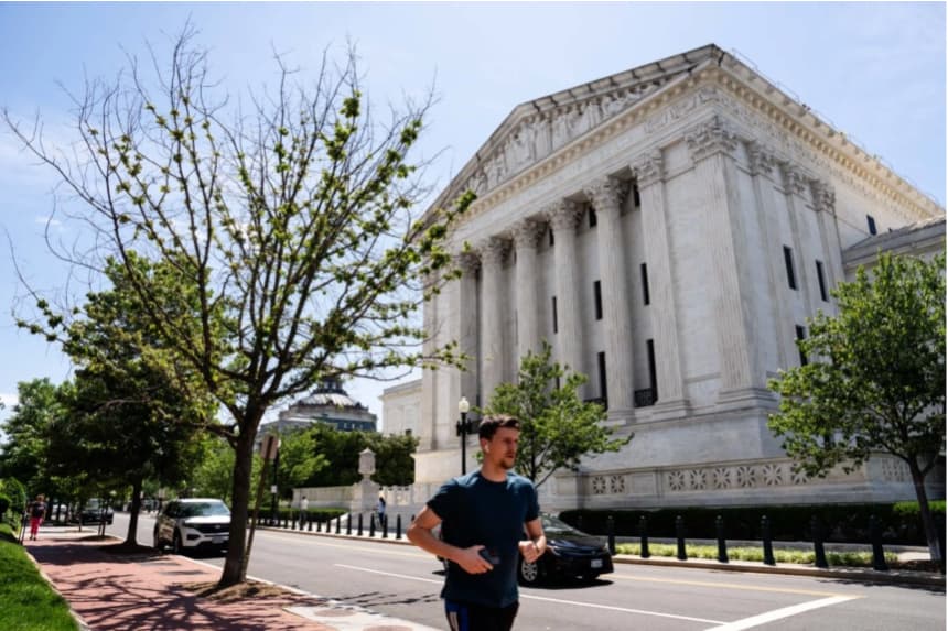 Administración Trump retira apelación de emergencia ante Corte Suprema sobre despidos masivos