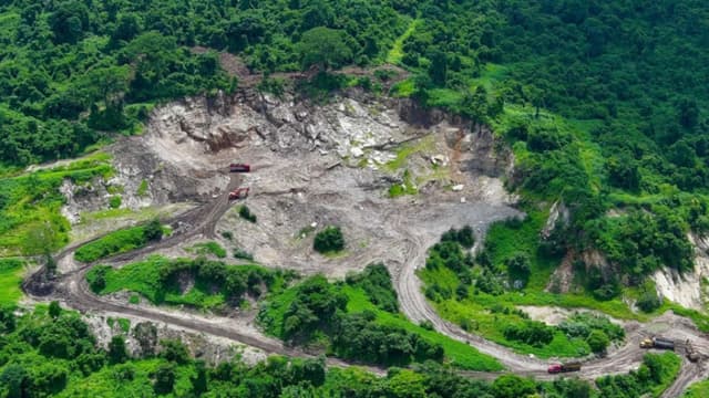 Ecuador suspende actividades en 4 concesiones mineras de firma China en la Amazonía