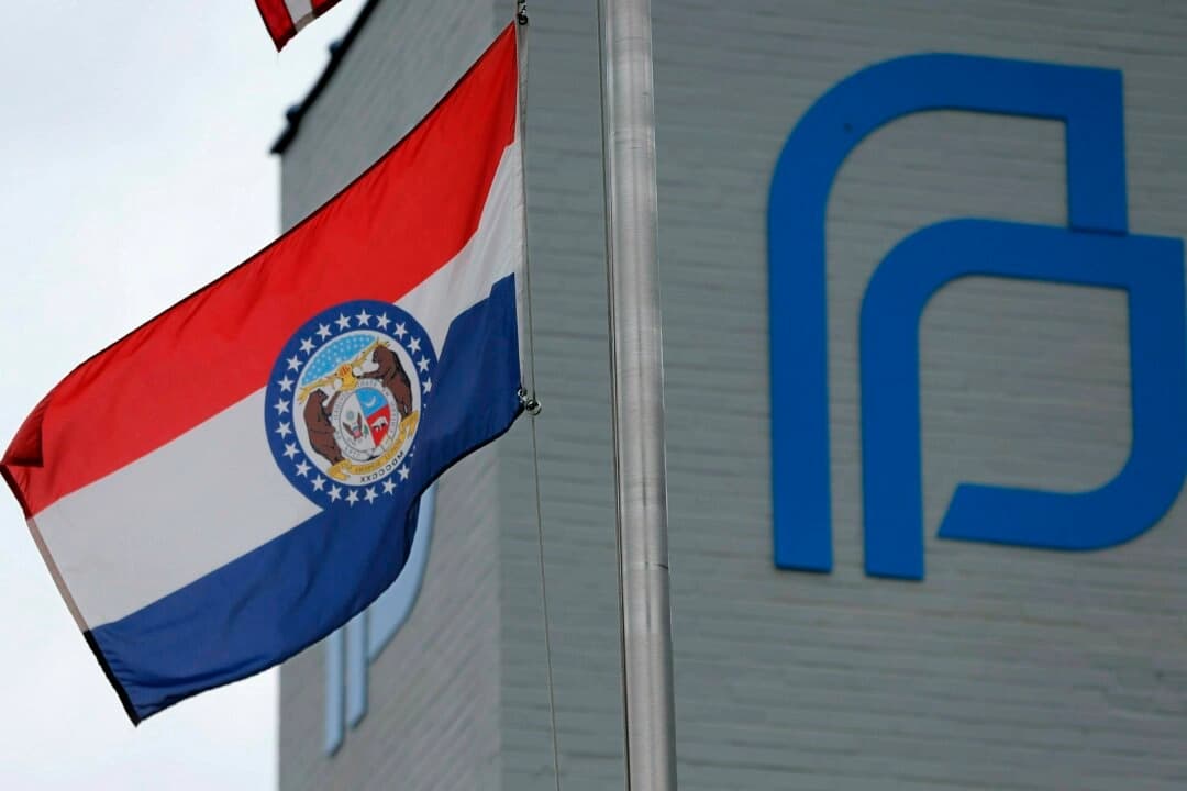 Corte Suprema de Misuri decide restituir leyes estatales sobre el aborto
