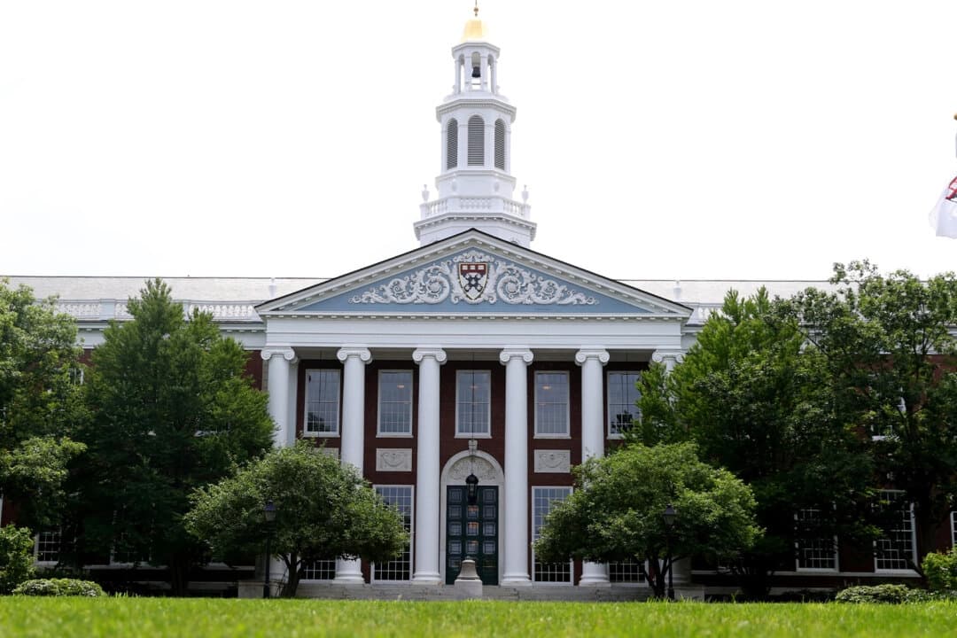 Juez amplía bloqueo al intento de Admón. Trump de prohibir entrada de estudiantes extranjeros en Harvard