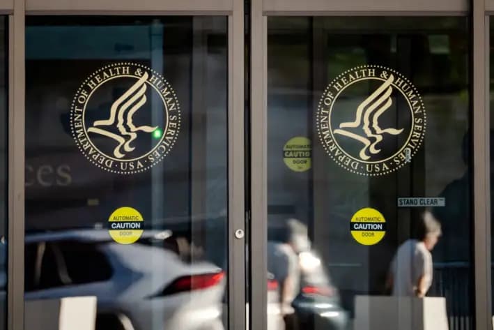 El Departamento de Salud y Servicios Humanos de EE. UU. en el edificio Hubert H. Humphrey, en Washington, el 28 de abril de 2025. (Madalina Vasiliu/The Epoch Times)