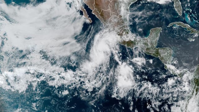 Se forma tormenta tropical Alvin cerca de costa del Pacífico mexicano
