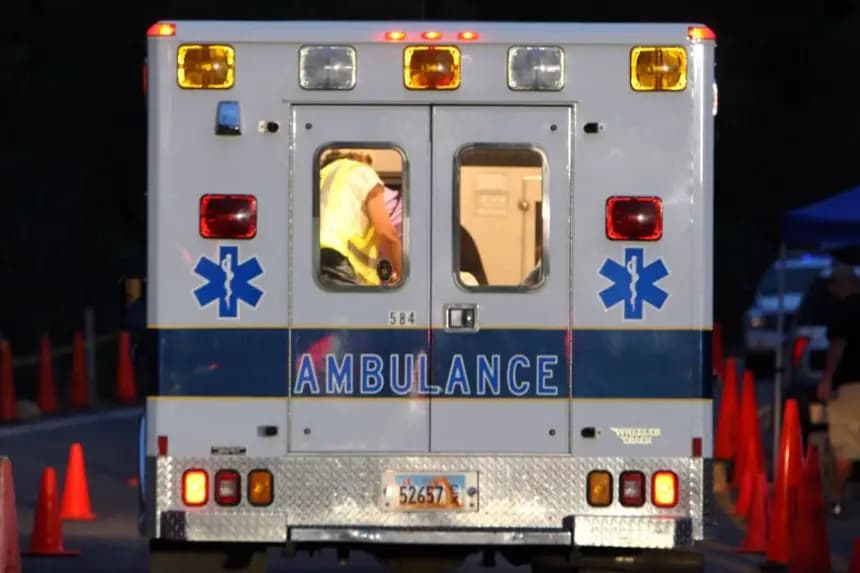 Una ambulancia se ve en una imagen de archivo. (Justin Sullivan/Getty Images)