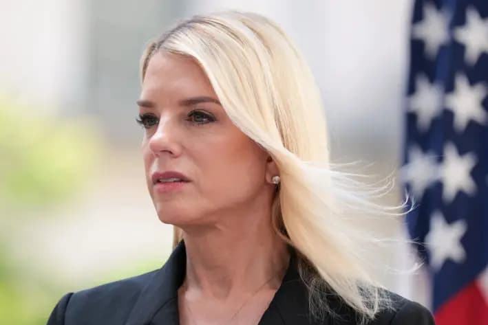 La fiscal general Pam Bondi en Washington, el 7 de mayo de 2025. (Kayla Bartkowski/Getty Images)