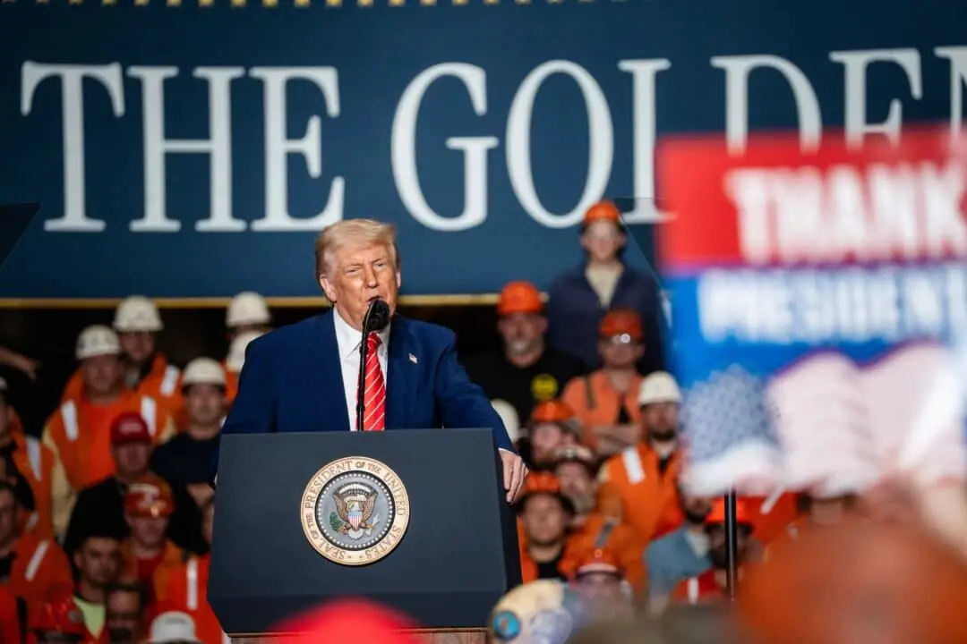 El presidente Donald Trump pronuncia un discurso en la U.S. Steel Corporation – Irvin Works, en West Mifflin, Pensilvania, el 30 de mayo de 2025. (Madalina Vasiliu/The Epoch Times)