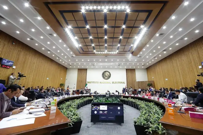 Fotografía de archivo del pleno del Consejo General del Instituto Nacional Electoral, durante la sesión en Ciudad de México (México). EFE/ Mario Guzmán
