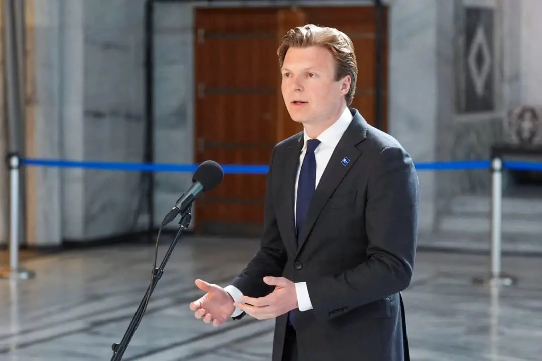 El ministro de Defensa neerlandés, Ruben Brekelmans, habla en un acto celebrado en Oslo, Noruega, el 9 de mayo de 2025. (NTB/Terje Pedersen a través de Reuters)