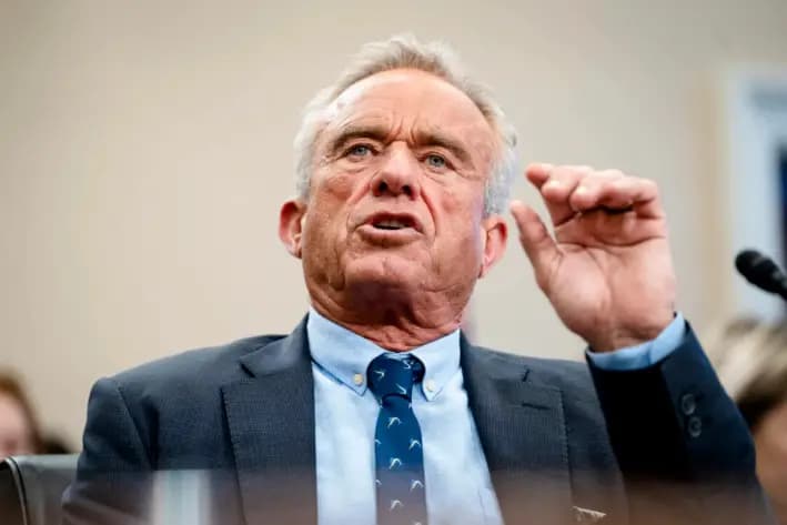 El secretario de Salud, Robert F. Kennedy Jr., testifica en el Capitolio, el 14 de mayo de 2025. (Madalina Vasiliu/The Epoch Times)