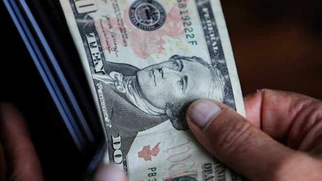 Las remesas a México bajan un 2.5 % entre enero y abril de 2025