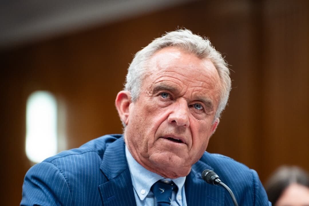 El secretario de Salud, Robert F. Kennedy Jr., testifica ante un subcomité de Asignaciones del Senado en el Capitolio, en Washington, el 20 de mayo de 2025. (Madalina Vasiliu/The Epoch Times)
