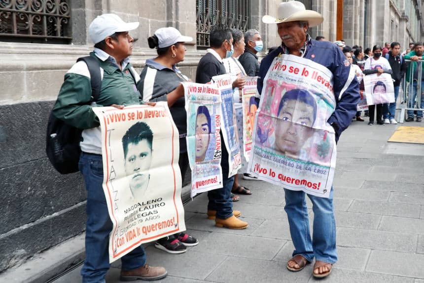México detiene a integrante de grupo criminal ligado a caso Ayotzinapa