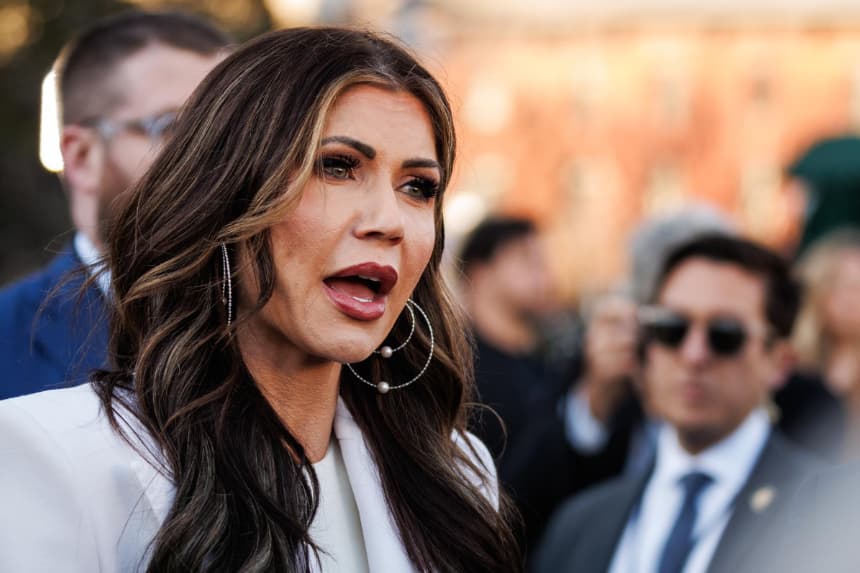 DHS reabre línea de denuncias del ICE tras presunto ataque terrorista de inmigrante ilegal