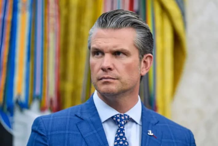 El secretario de Defensa de Estados Unidos, Pete Hegseth, en la Oficina Oval de la Casa Blanca, el 23 de mayo de 2025. (Evan Vucci/AP Photo)